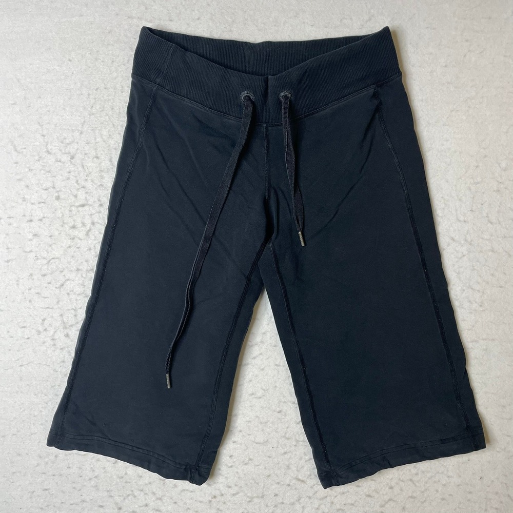 Lululemon Athletica Black Yoga Lounge Shorts‎ Women's Size 4